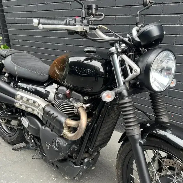 Triumph Scrambler 900 Stealth Edition