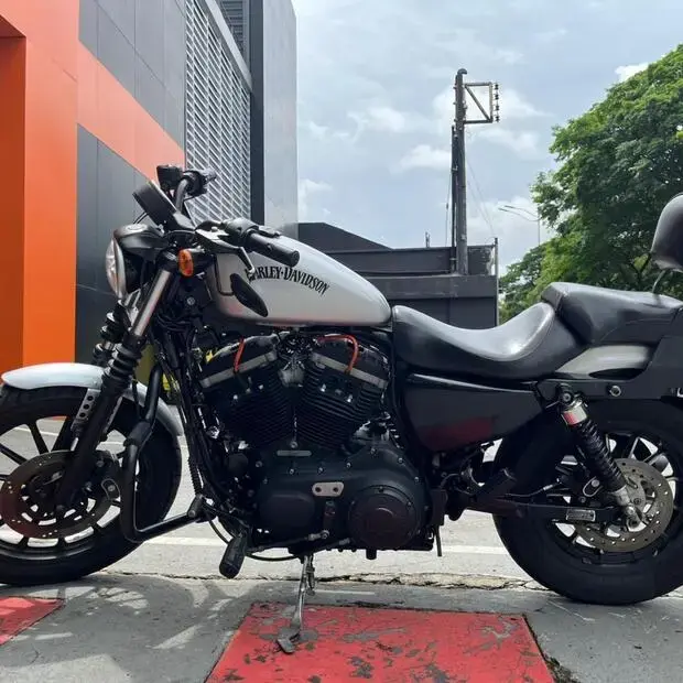 Harley Davidson Sportster XL 883 Iron