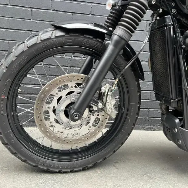 Triumph Scrambler 900 Stealth Edition