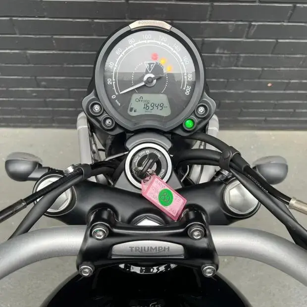 Triumph Scrambler 900 Stealth Edition