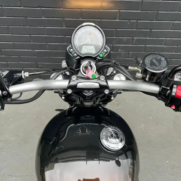 Triumph Scrambler 900 Stealth Edition