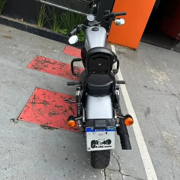 Harley Davidson Sportster XL 883 Iron