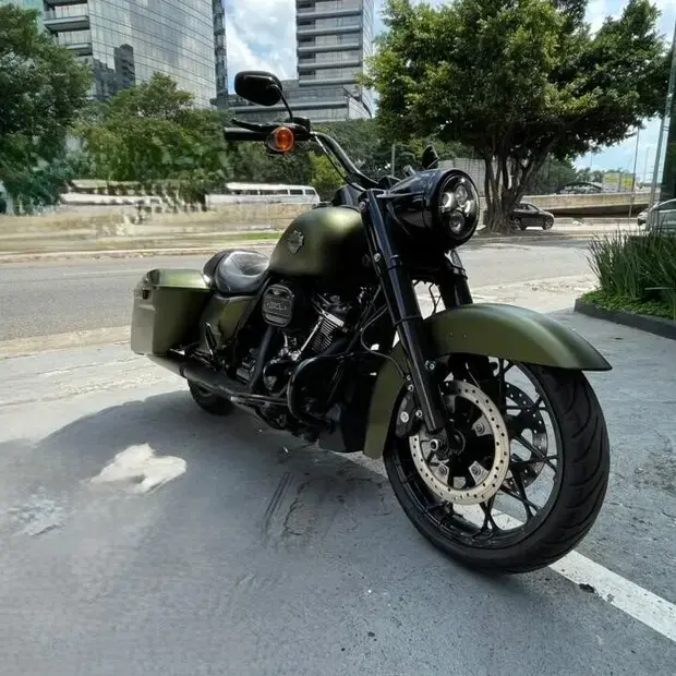 Harley Davidson Road King Special FLHRXS ROAD KING SPECIAL FLHRXS