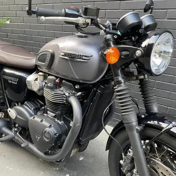 Triumph Bonneville T120 Black