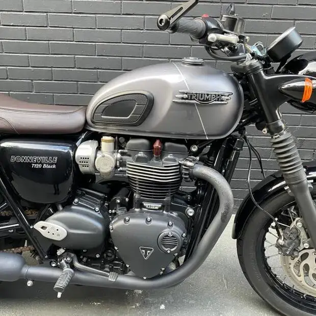 Triumph Bonneville T120 Black