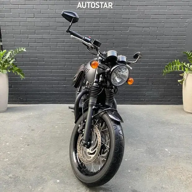 Triumph Bonneville T120 Black
