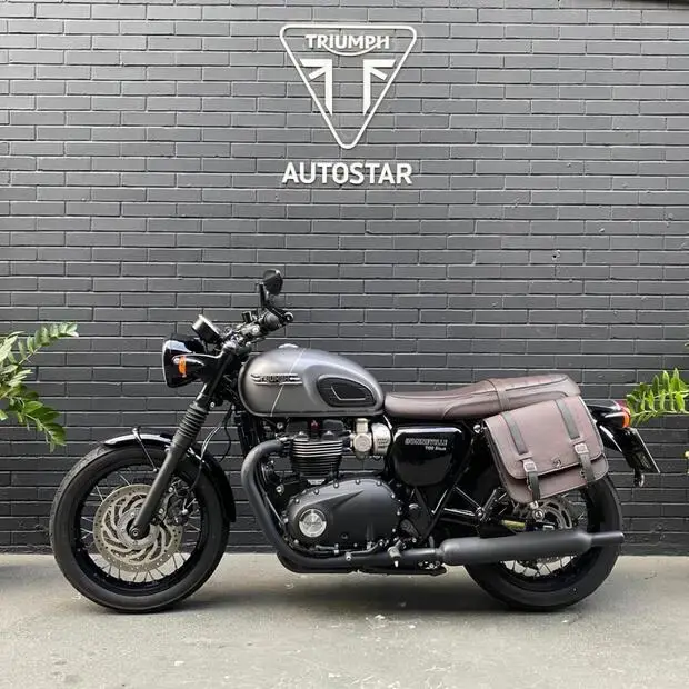 Triumph Bonneville T120 Black