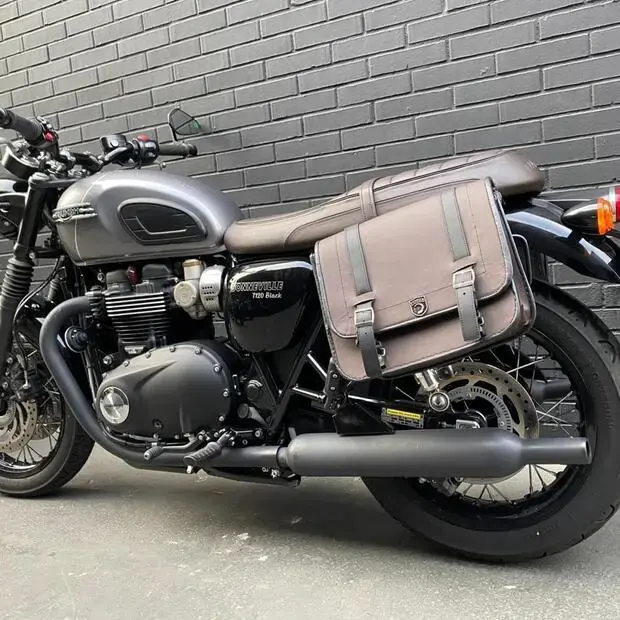 Triumph Bonneville T120 Black