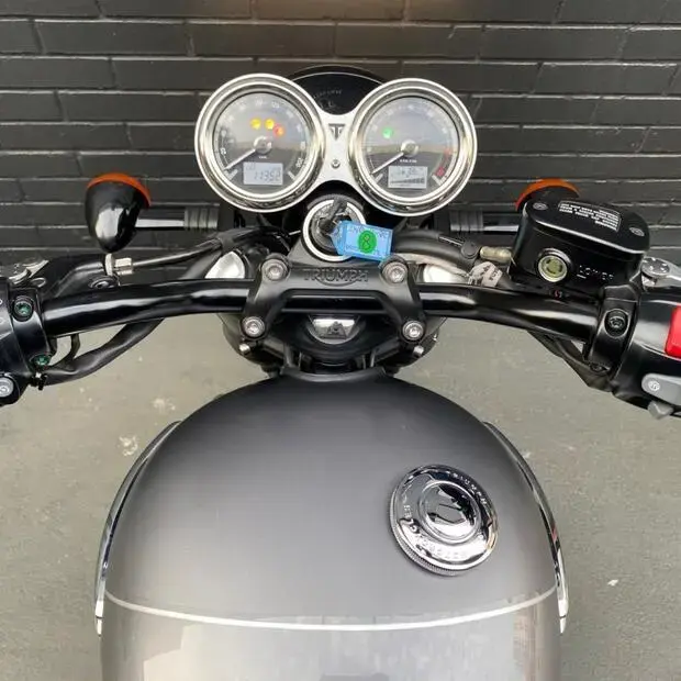 Triumph Bonneville T120 Black