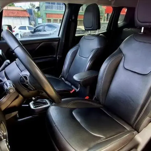 Jeep RENEGADE 1.8 16V FLEX LONGITUDE 4P AUTOMÁTICO