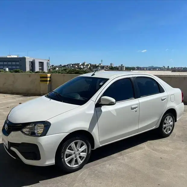 Toyota ETIOS 1.5 X PLUS SEDAN 16V FLEX 4P AUTOMÁTICO