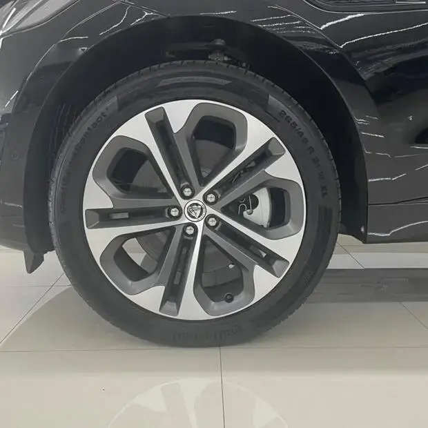 Jaguar F-Pace 2.0 R-Dynamic SE 404cv (Híbrido)