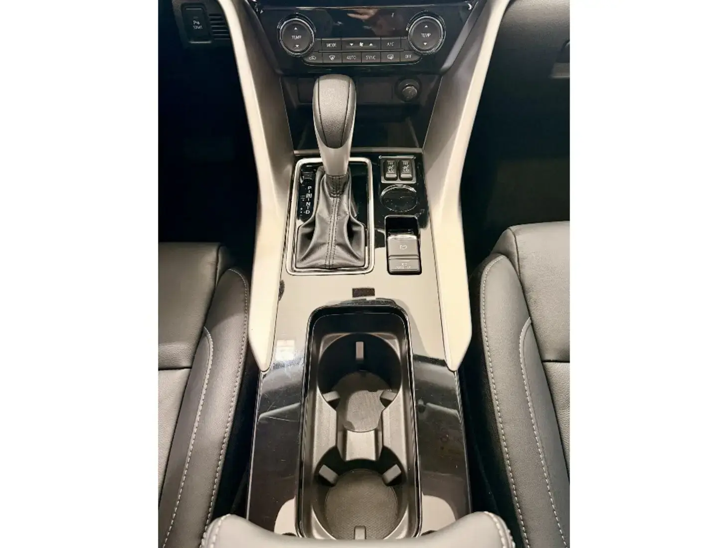 galeria ECLIPSE CROSS