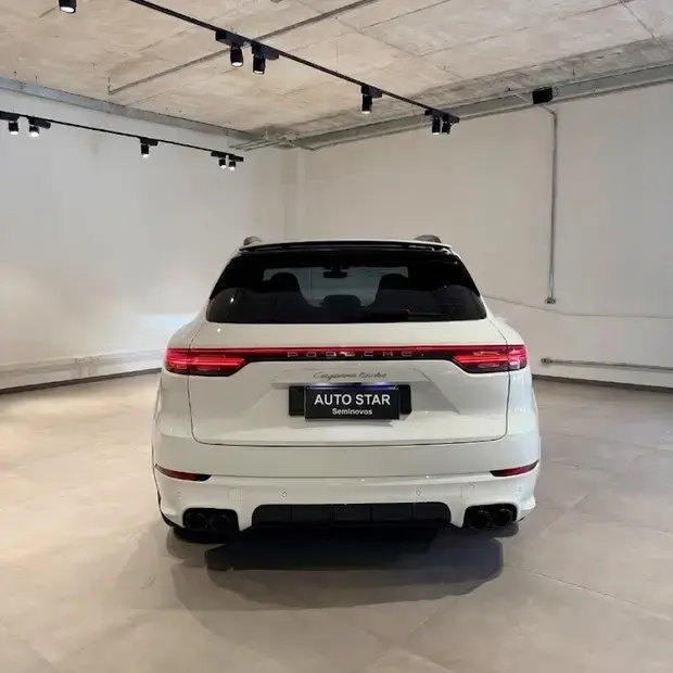 Porsche Cayenne Turbo 4.0 V8 550cv
