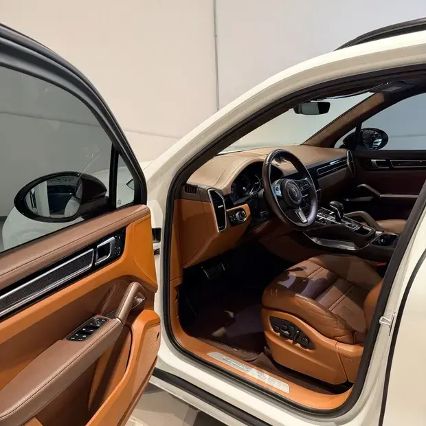 Porsche Cayenne Turbo 4.0 V8 550cv