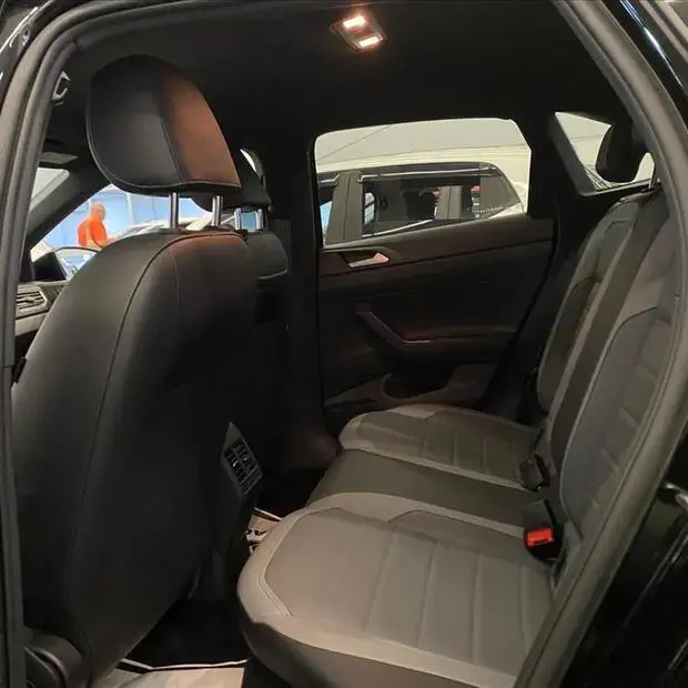 Volkswagen NIVUS 1.0 200 TSI TOTAL FLEX HIGHLINE AUTOMÁTICO