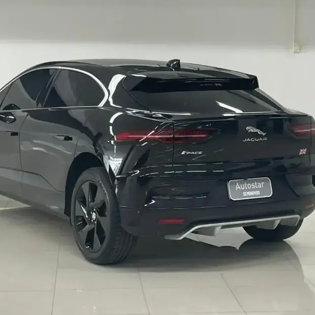 Jaguar I-Pace SE EV400 AWD Aut. (Elétrico)