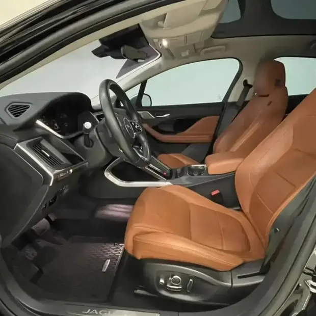 Jaguar I-Pace SE EV400 AWD Aut. (Elétrico)