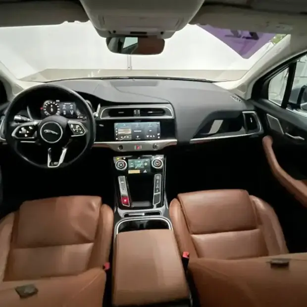 Jaguar I-Pace SE EV400 AWD Aut. (Elétrico)