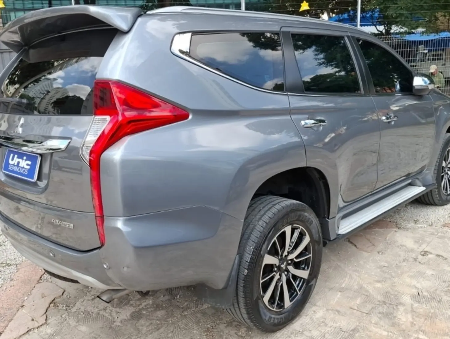 galeria PAJERO SPORT