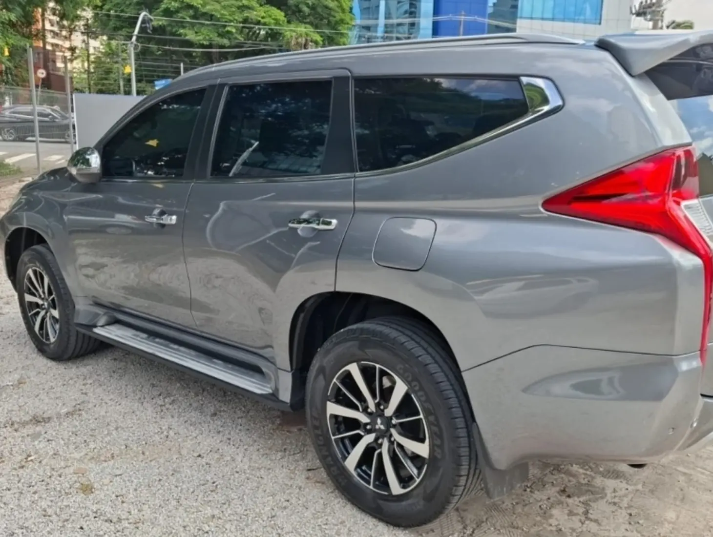 galeria PAJERO SPORT