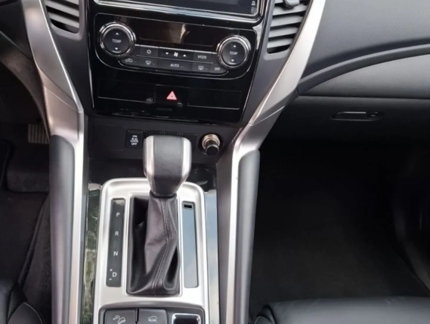 galeria PAJERO SPORT