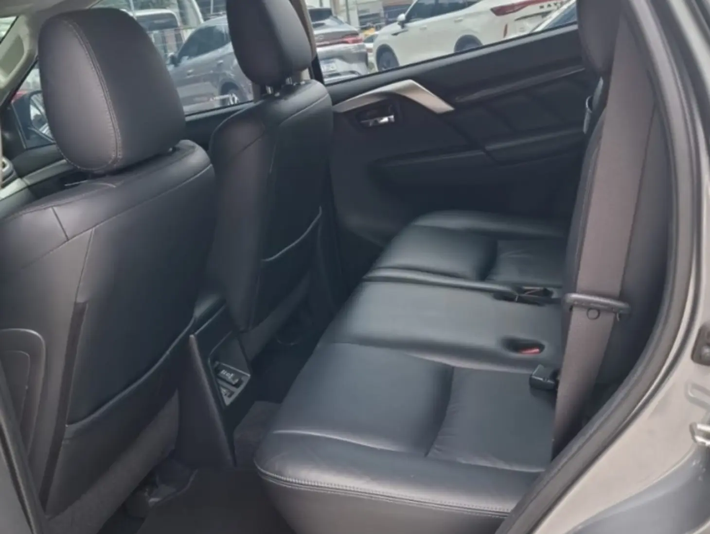 galeria PAJERO SPORT