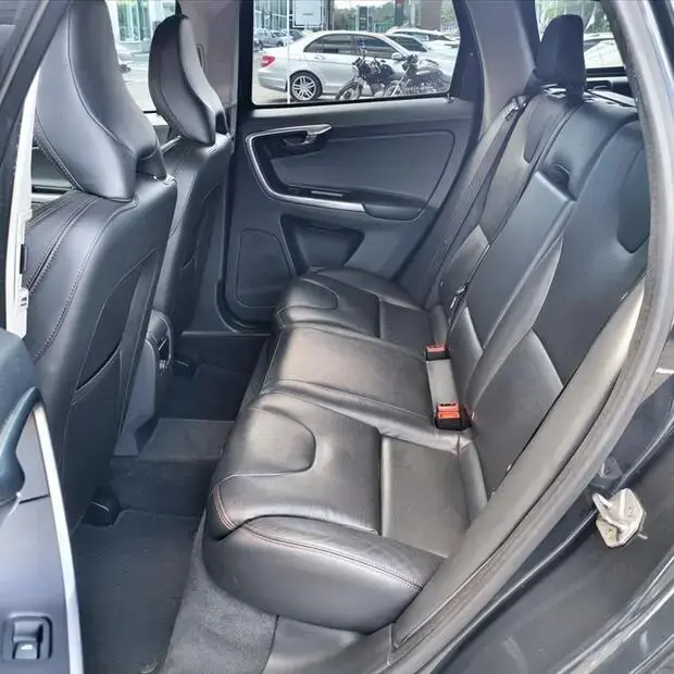 Volvo XC60 2.0 T5 MOMENTUM GASOLINA 4P AUTOMÁTICO