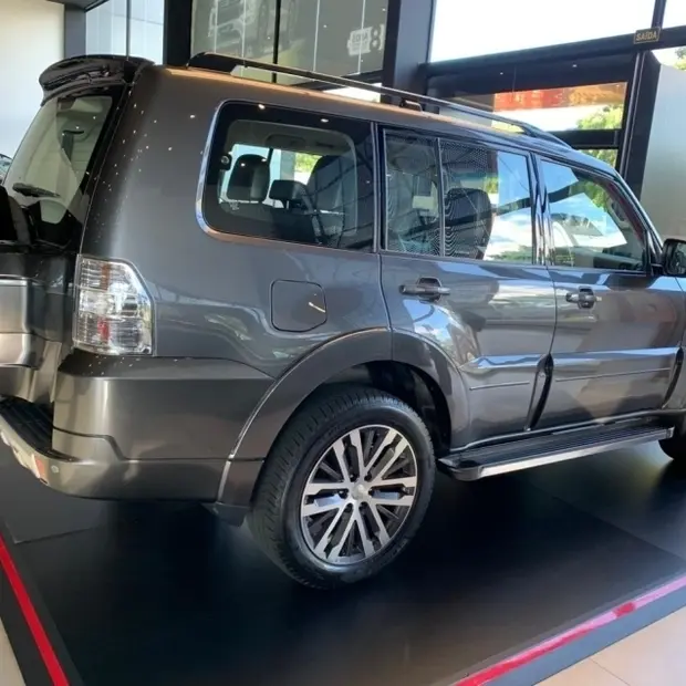 Mitsubishi PAJERO FULL 3.2 HPE 4X4 16V TURBO INTERCOOLER DIESEL 4P AUTOMÁTICO