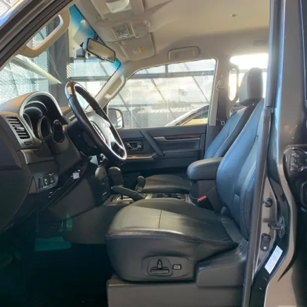 Mitsubishi PAJERO FULL 3.2 HPE 4X4 16V TURBO INTERCOOLER DIESEL 4P AUTOMÁTICO