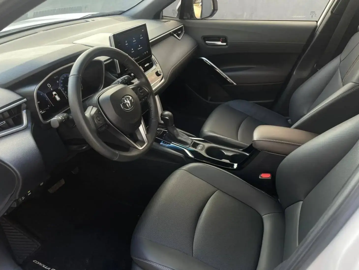 galeria COROLLA CROSS XRE