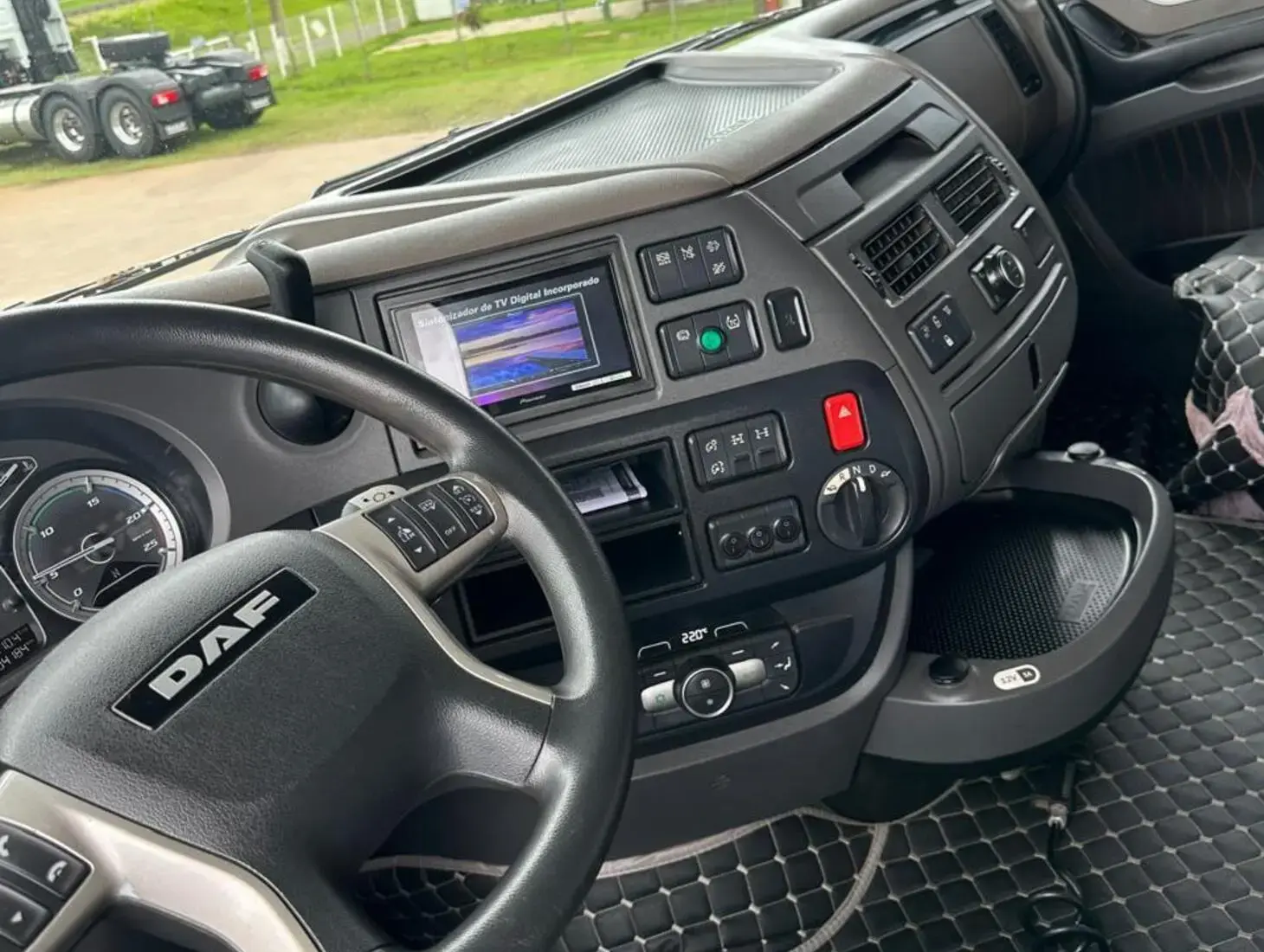 galeria DAF XF FTT 530