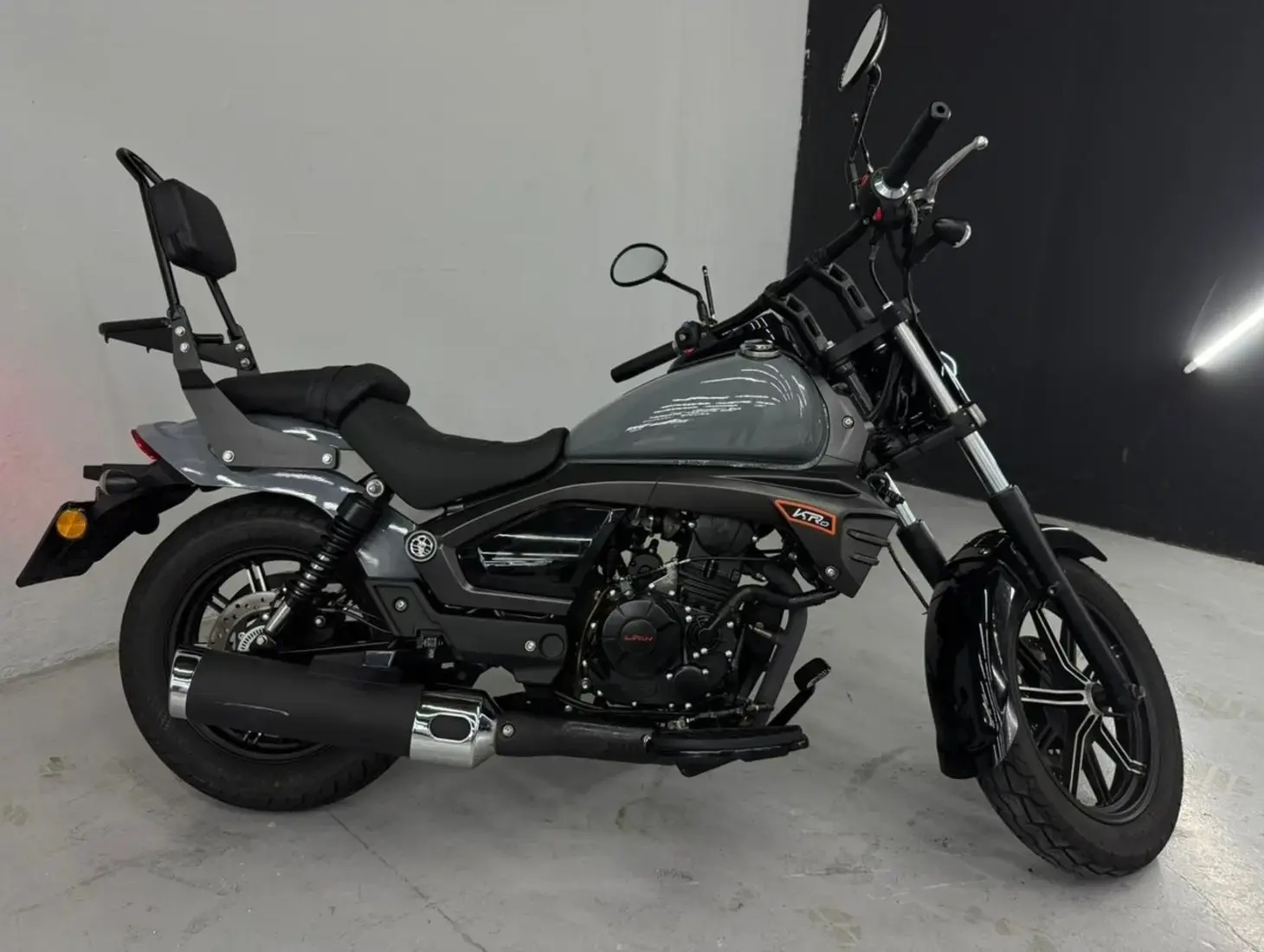 galeria IRON 250 EFI