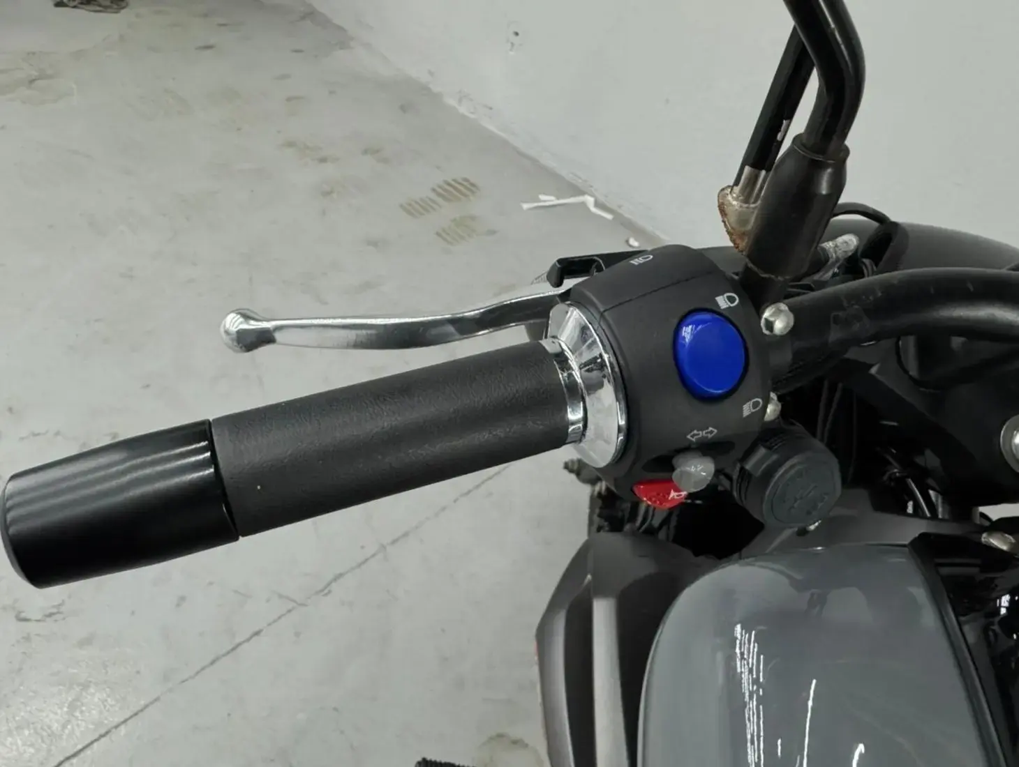 galeria IRON 250 EFI