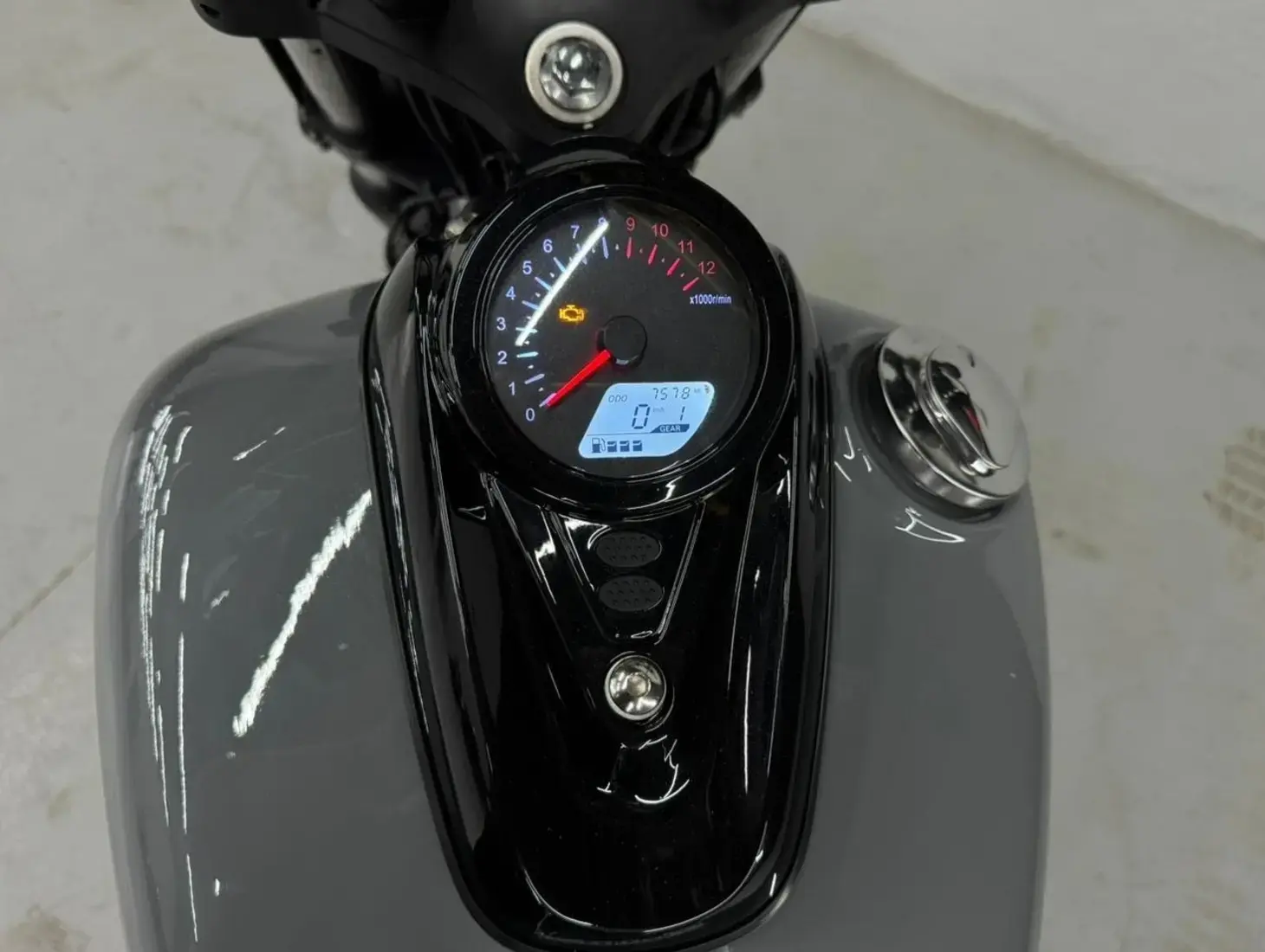 galeria IRON 250 EFI