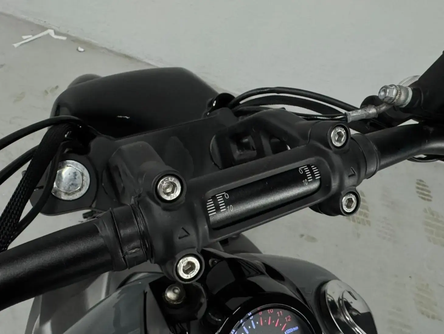 galeria IRON 250 EFI