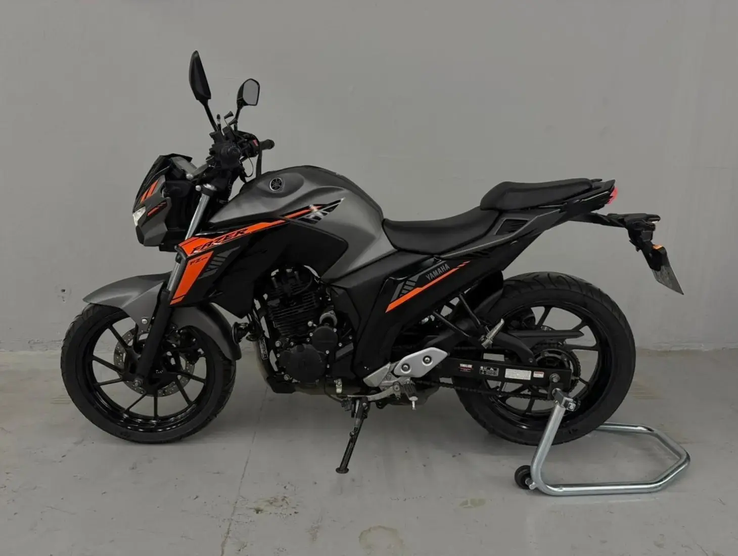 galeria FZ25 250 FAZER CONNECTED