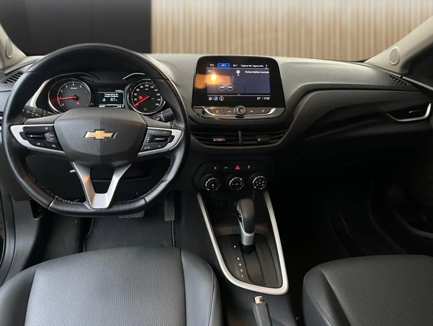 galeria ONIX SEDAN Plus LTZ 1.0 12V TB Flex Aut.