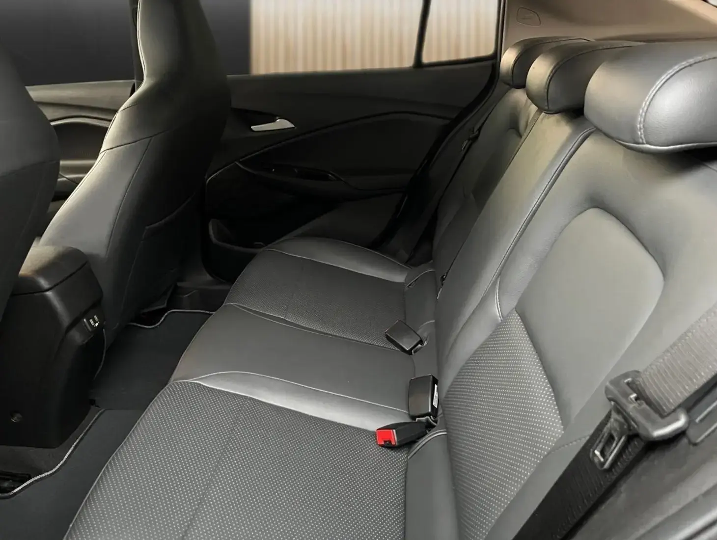 galeria ONIX SEDAN Plus LTZ 1.0 12V TB Flex Aut.