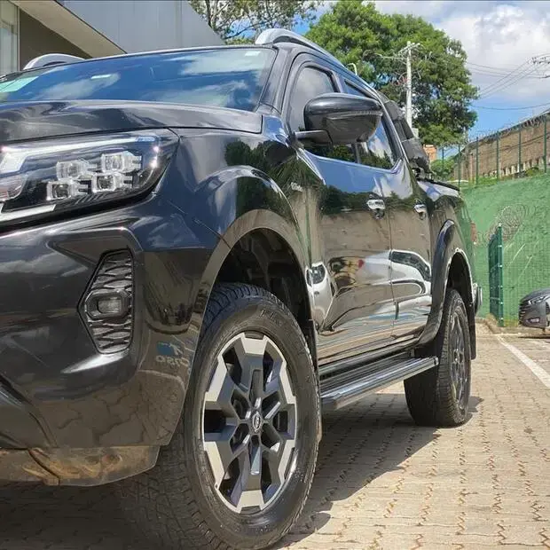 Nissan FRONTIER 2.3 16V TURBO DIESEL PRO4X CD 4X4 AUTOMÁTICO