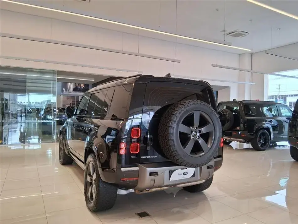 Defender 3.0 D300 Turbo Diesel Mhev 110 X-Dynamic Se Awd Automático 5