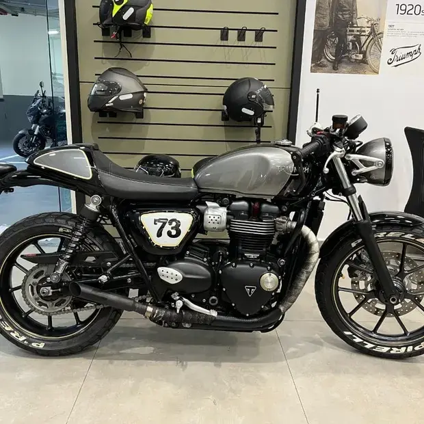 Triumph Street Cup 900