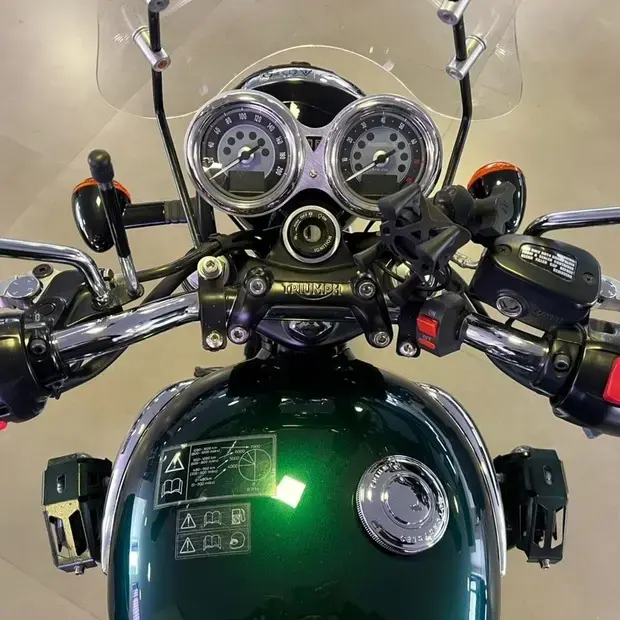 Triumph Bonneville T100 ABS