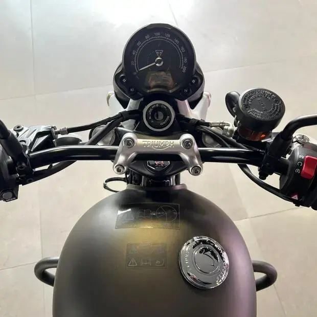 Triumph Street Twin 900cc