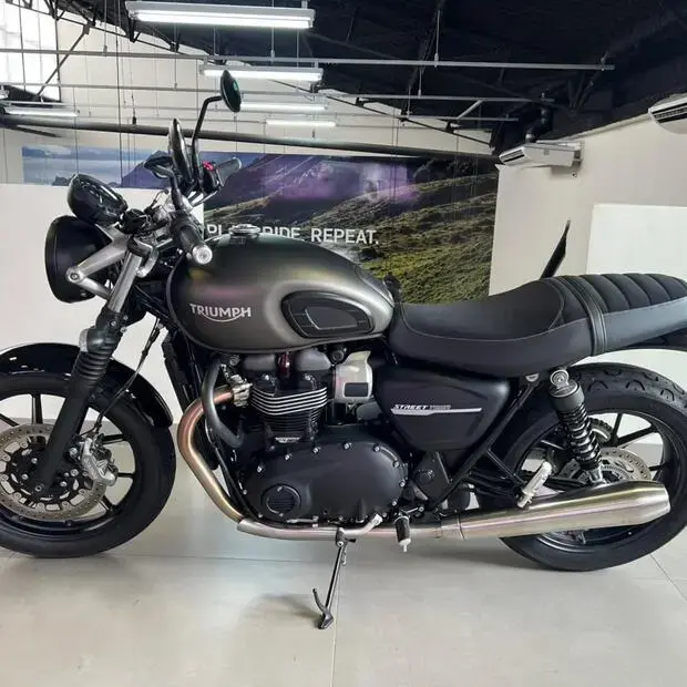 Triumph Street Twin 900cc