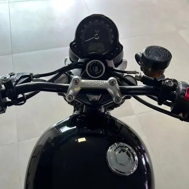 Triumph Street Twin 900cc