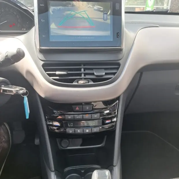 Peugeot 208 1.6 GRIFFE 16V FLEX 4P AUTOMÁTICO