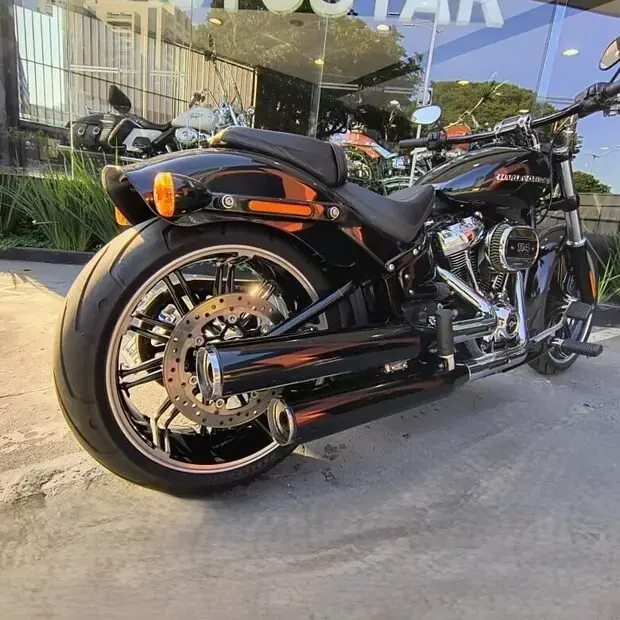 Harley Davidson Softail BREAKOUT FXBRS