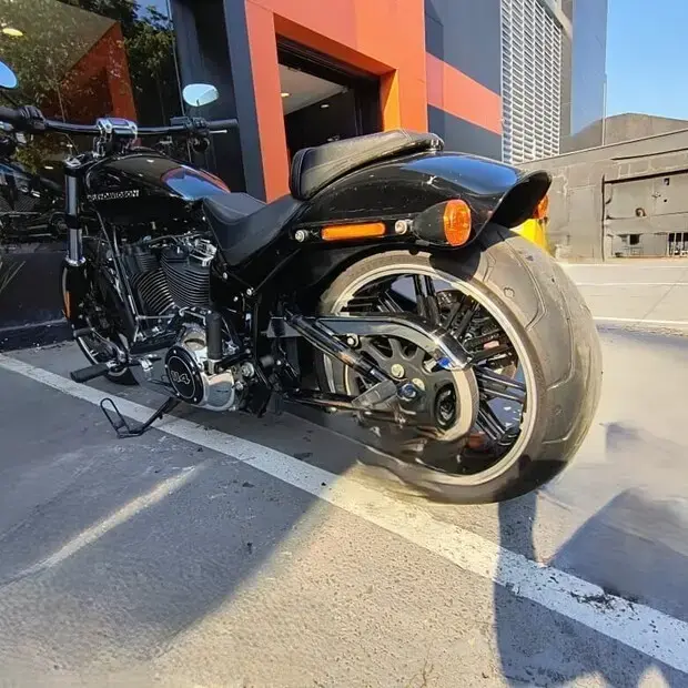 Harley Davidson Softail BREAKOUT FXBRS