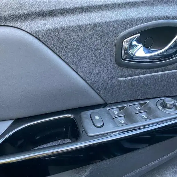 Renault CAPTUR 1.6 16V SCE FLEX INTENSE X-TRONIC